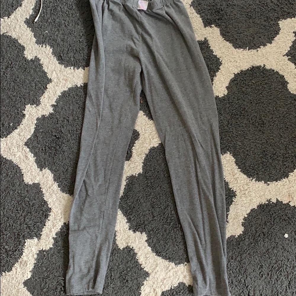 grey leggings